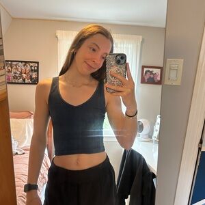 navy blue vintage v neck crop tank top💙